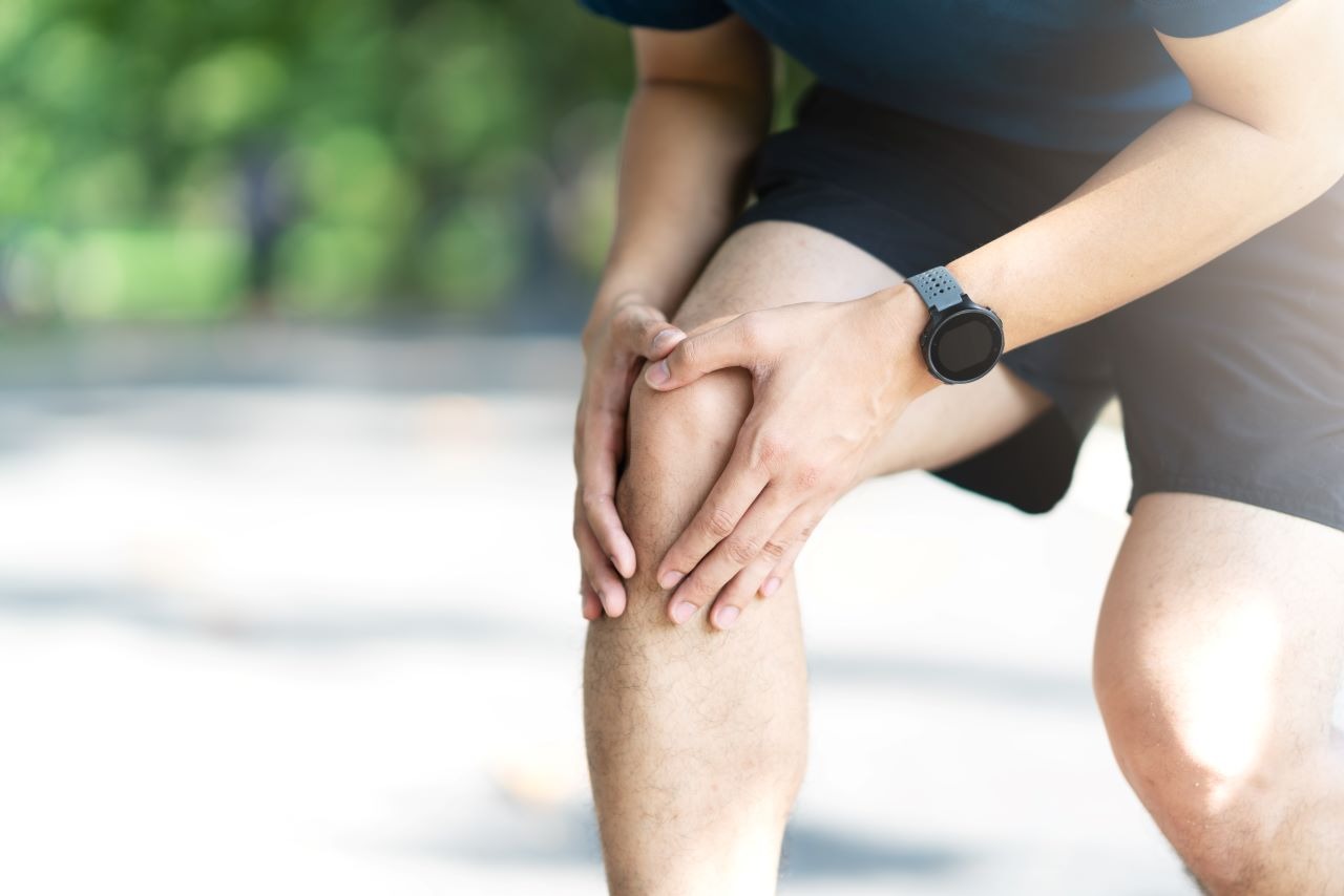自転車で膝痛が起きる原因とは？正しいセッティングで痛みを防ぐ